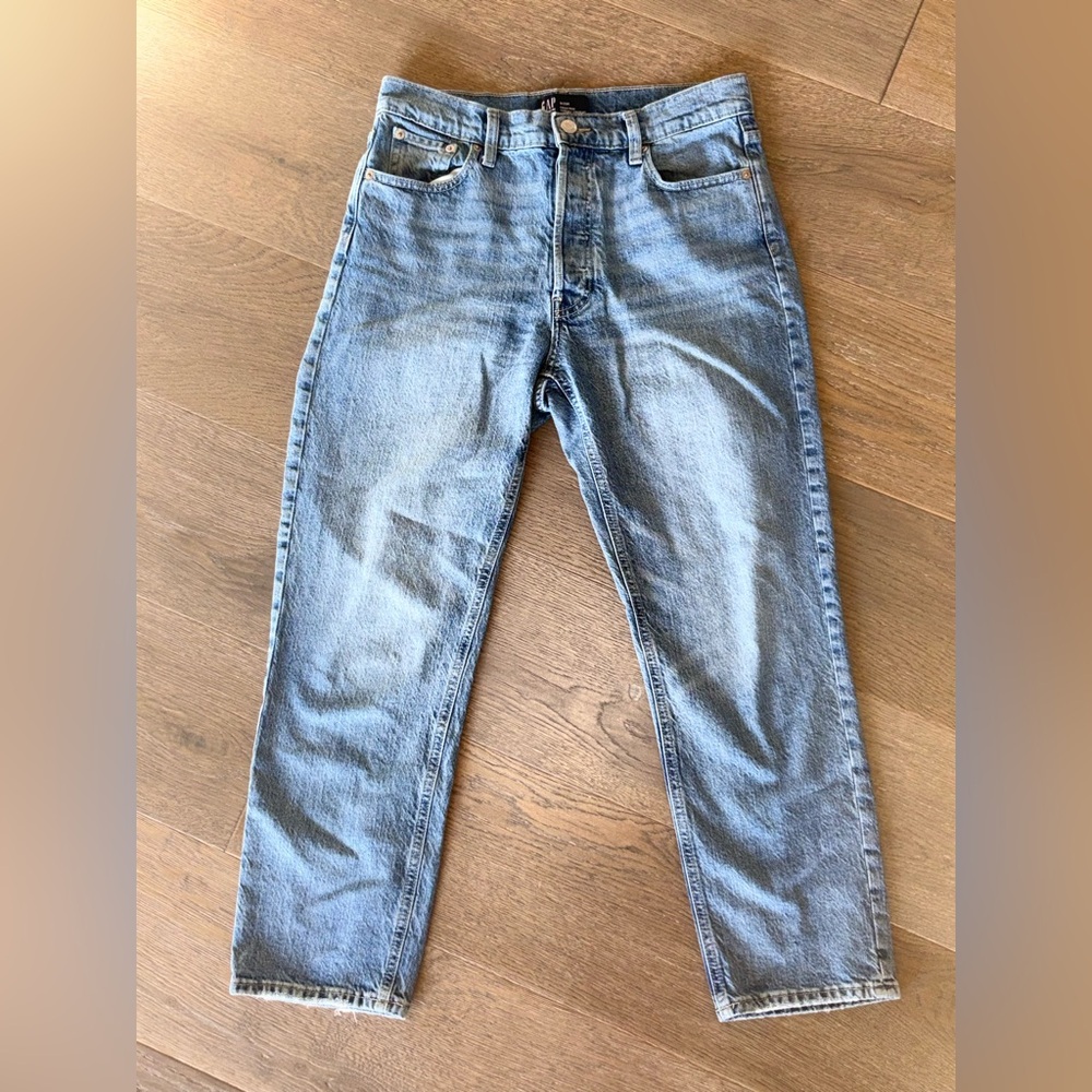 GAP Women’s Light Blue Slim Straight Jeans